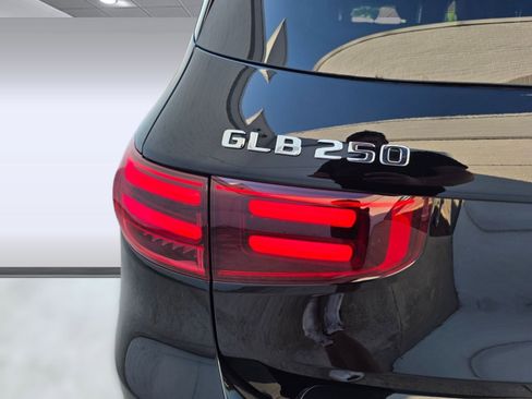 New 2026 Mercedes-Benz GLB 250 4MATIC image 19