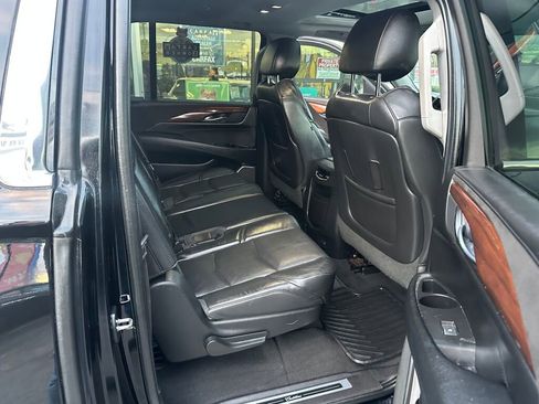 Used 2015 Cadillac Escalade ESV Luxury image 15