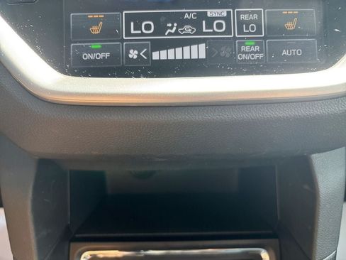 Used 2024 Subaru Ascent Limited w/ Technology Package AWD/4WD image 17