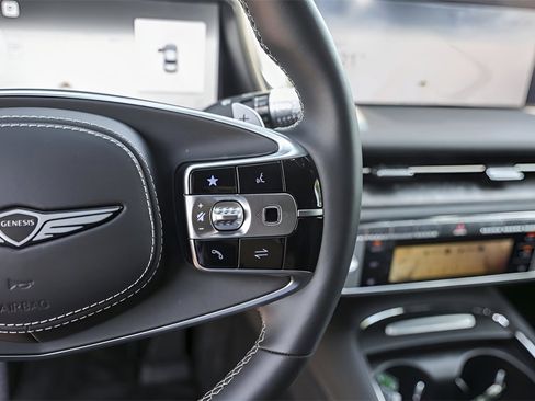 Used 2025 Genesis G90 3.5T image 13