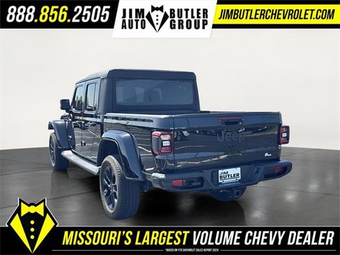 Used 2023 Jeep Gladiator Overland image 2