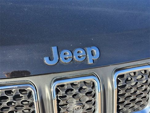 Used 2023 Jeep Compass Latitude w/ Sun and Sound Group image 11