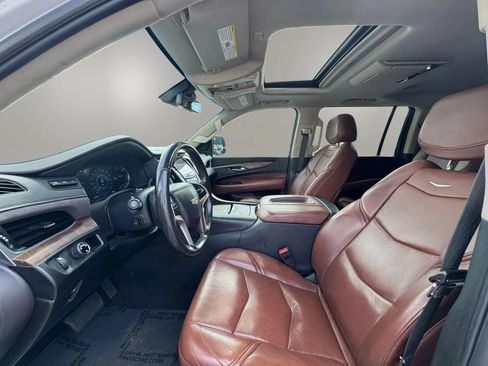 Used 2019 Cadillac Escalade ESV Premium Luxury RWD image 11