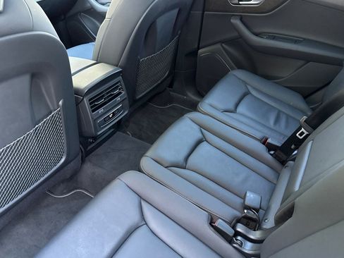 Used 2025 Audi Q7 3.0T Premium w/ Convenience Package image 9
