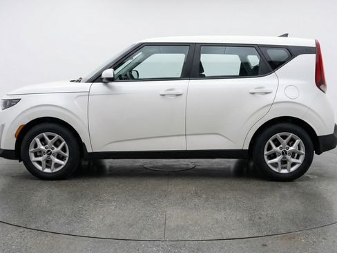 Used 2025 Kia Soul LX w/ LX Technology Package image 5