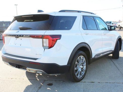 Used 2025 Ford Explorer Active w/ Active Comfort Package image 4
