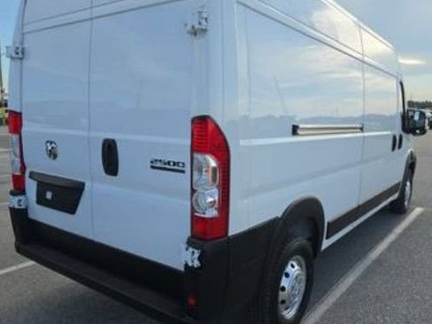 Used 2023 RAM ProMaster 2500 FWD image 3