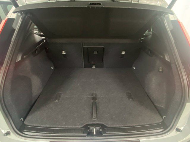 Certified 2026 Volvo XC40 B5 Plus AWD/4WD image 9