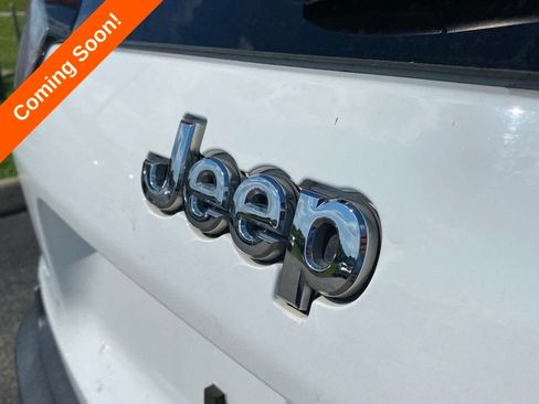 Used 2020 Jeep Cherokee Latitude FWD image 10