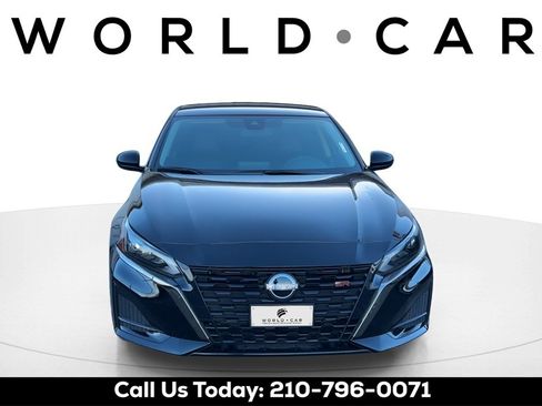 Used 2025 Nissan Altima 2.5 SR image 2