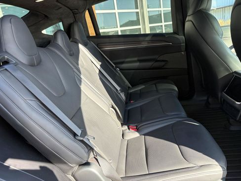 Used 2024 Tesla Model X AWD/4WD image 19