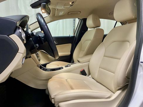 Used 2019 Mercedes-Benz GLA 250 4MATIC image 14