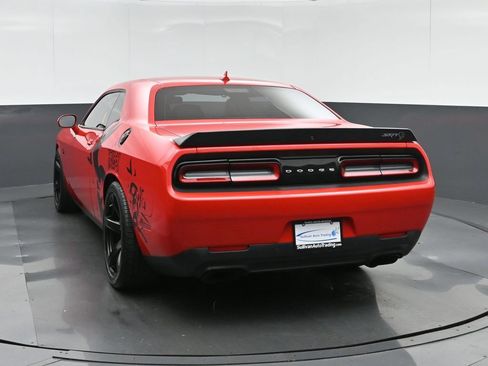 Used 2018 Dodge Challenger SRT Hellcat RWD image 5