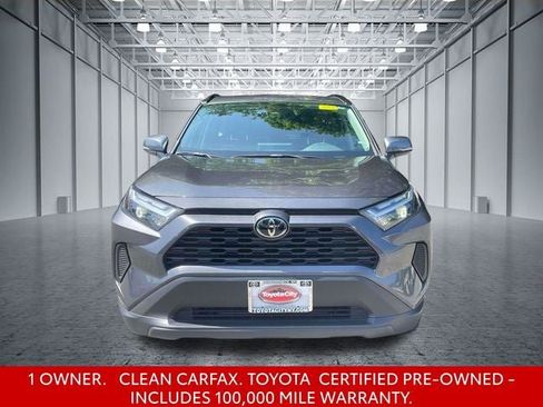 Used 2025 Toyota RAV4 XLE AWD/4WD image 2