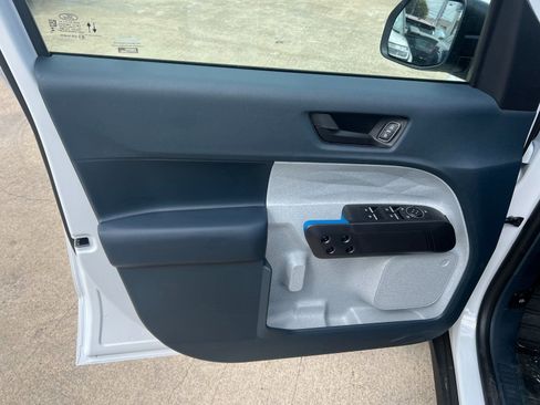 New 2025 Ford Maverick XLT FWD image 28