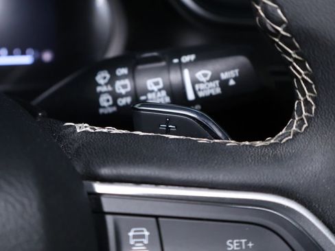 Used 2023 Jeep Grand Cherokee L Laredo image 26