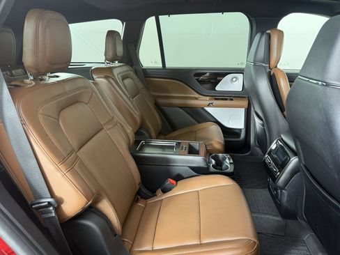 Used 2021 Lincoln Aviator Reserve w/ Equipment Group 201A AWD/4WD image 14