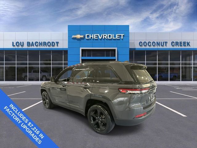 Used 2023 Jeep Grand Cherokee Limited w/ Luxury Tech Group II AWD/4WD image 6