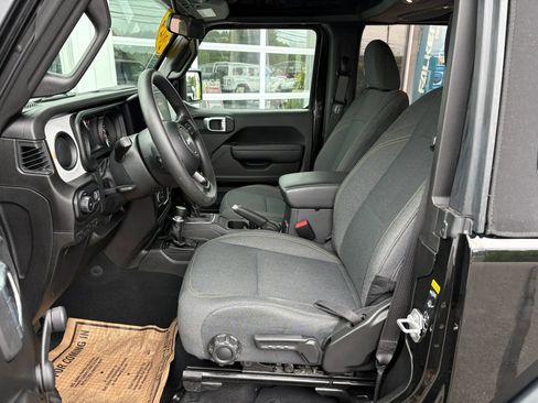 Used 2024 Jeep Wrangler Sport AWD/4WD image 27