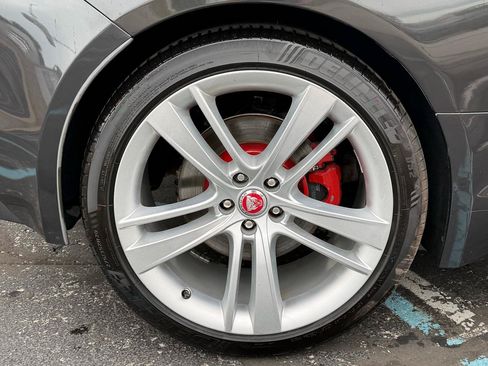 Used 2017 Jaguar F-TYPE Coupe RWD image 28