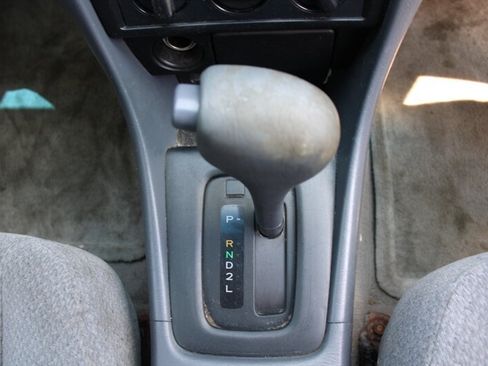 Used 2000 Toyota Camry LE FWD image 8