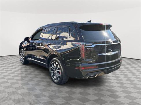 Used 2023 Cadillac XT6 Sport image 4
