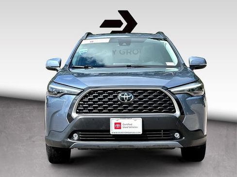 Used 2022 Toyota Corolla Cross XLE w/ Convenience Package FWD image 3