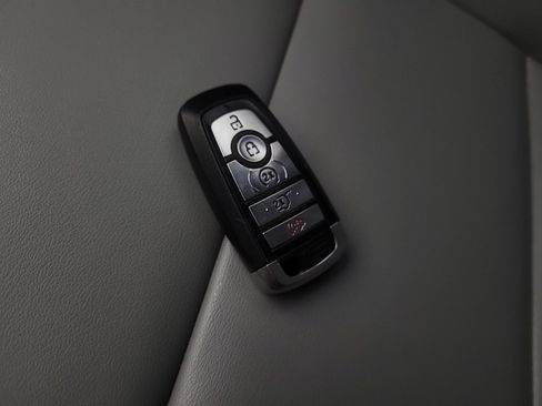 Used 2021 Ford Explorer XLT w/ Equipment Group 202A image 32