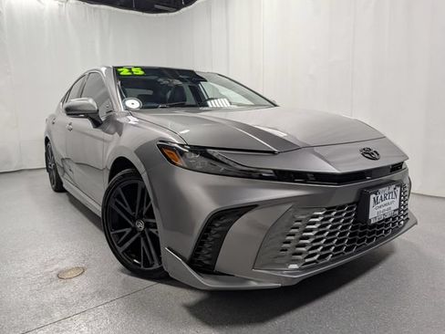 Used 2025 Toyota Camry XSE AWD/4WD image 2