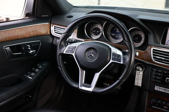 Used 2014 Mercedes-Benz E 350 4MATIC Wagon image 33