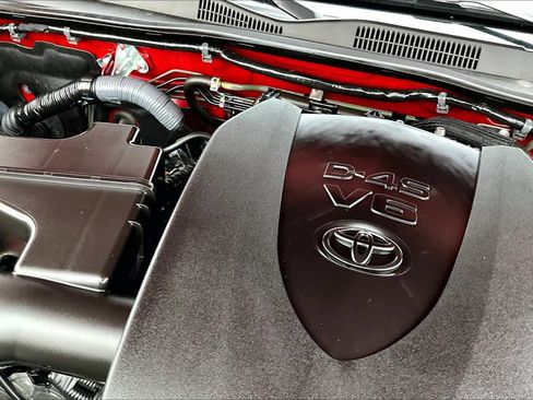 Used 2017 Toyota Tacoma SR5 image 33