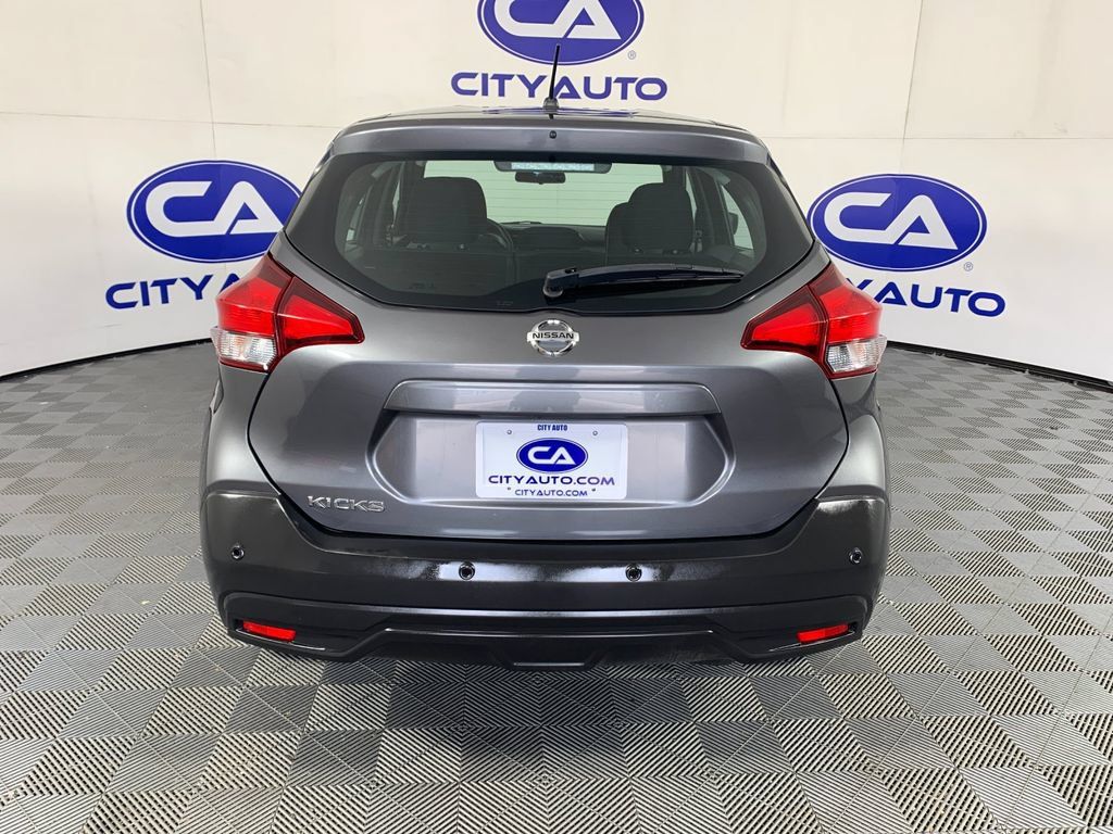 Used 2020 Nissan Kicks S FWD image 4