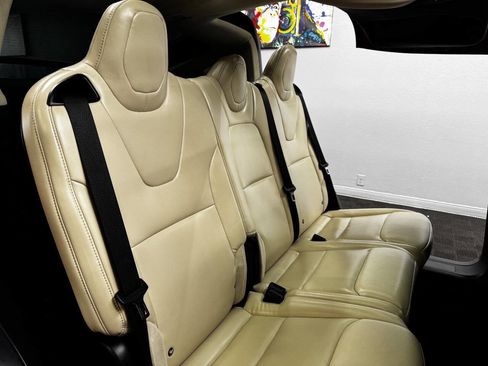 Used 2017 Tesla Model X 75D image 46