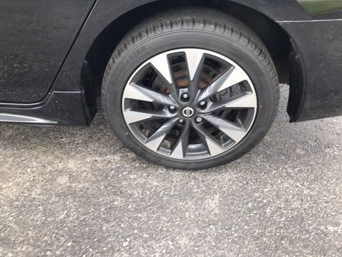 Used 2019 Nissan Sentra SR FWD image 39