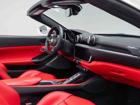 Used 2020 Ferrari Portofino image 24