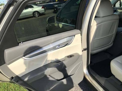 Used 2017 Cadillac XT5 Premium Luxury w/ Driver Assist Package AWD/4WD image 17