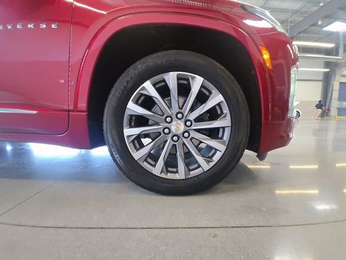 Used 2023 Chevrolet Traverse Premier w/ LPO, Floor Liner Package AWD/4WD image 29