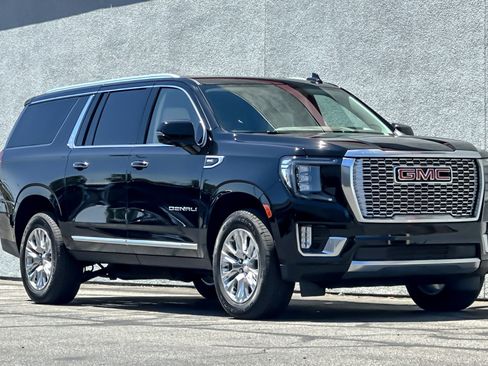 Used 2024 GMC Yukon XL Denali AWD/4WD image 7