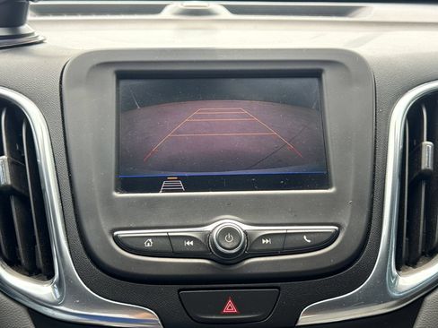 Used 2021 Chevrolet Equinox LS w/ LS Convenience Package FWD image 26