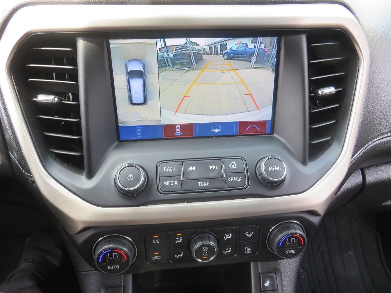 Used 2019 GMC Acadia Denali w/ Technology Package AWD/4WD image 19