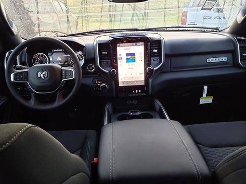 Used 2025 RAM 1500 Big Horn AWD/4WD image 10