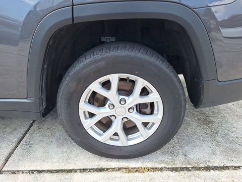 Used 2023 Jeep Grand Cherokee L Limited image 26