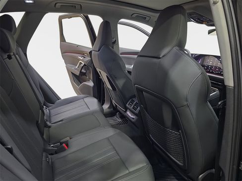 Used 2025 Audi Q5 Premium Plus image 13