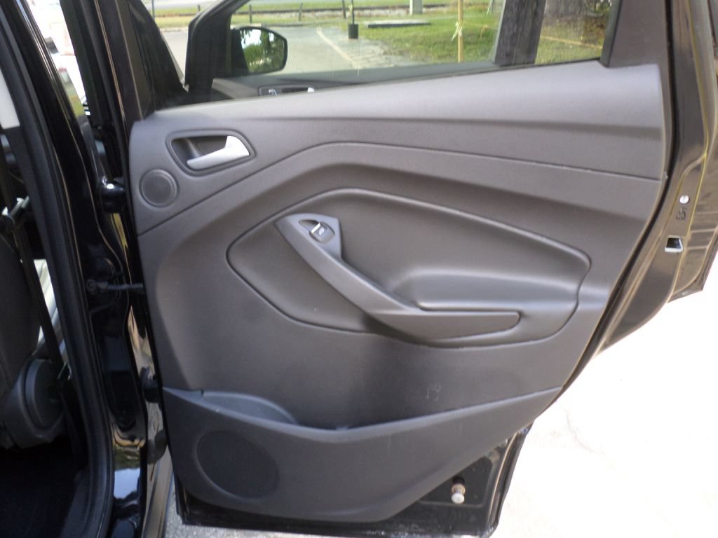 Used 2016 Ford Escape SE w/ SE Leather Comfort Package FWD image 11