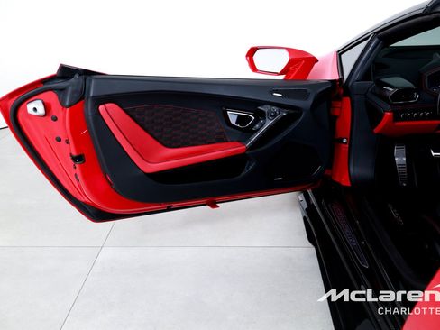 Used 2020 Lamborghini Huracan EVO AWD/4WD image 11