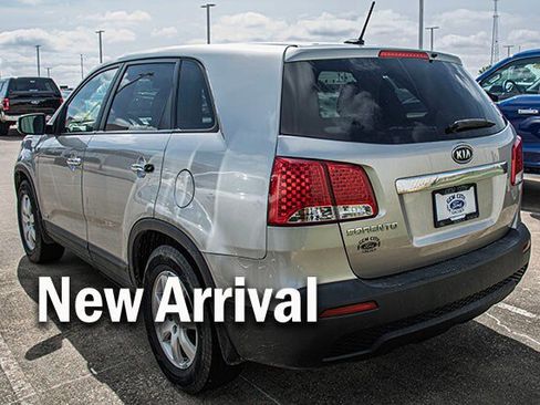 Used 2013 Kia Sorento LX AWD/4WD image 2