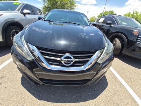 Used 2017 Nissan Altima 2.5 SR FWD image 1