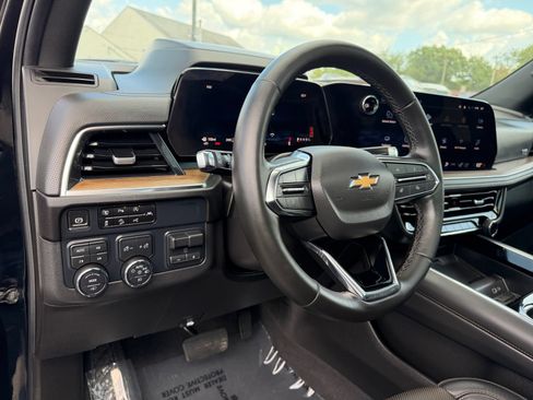 Used 2025 Chevrolet Tahoe High Country AWD/4WD image 20