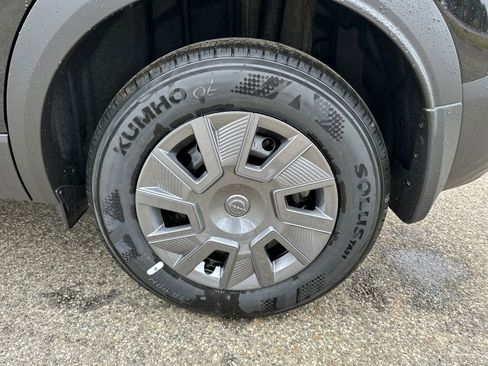 New 2026 Nissan Kicks S image 17