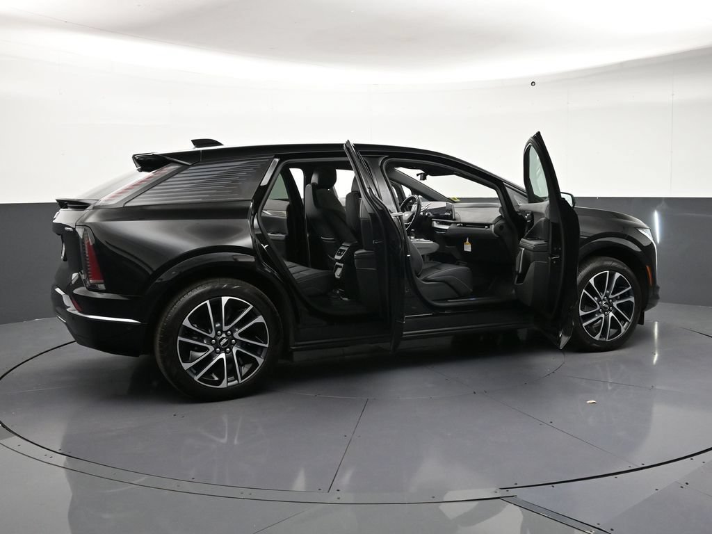 Used 2026 Cadillac Optiq Sport 1 AWD/4WD image 32